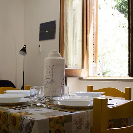 Suli, Mari E Ventu Nyaraló Trapani