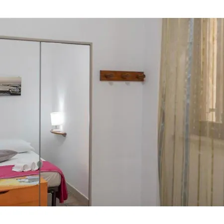 Nyaraló Suli, Mari E Ventu *